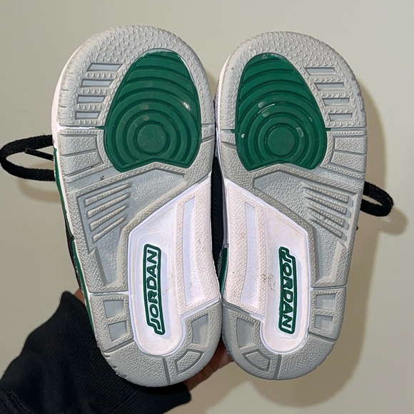 Jordan 3 Retro “Pine Green” - Picture 6 of 6